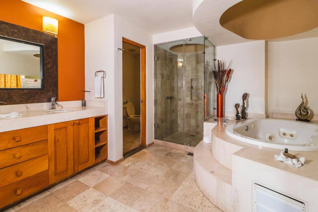 Andales on the Bay: Facilities