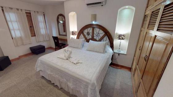 Andales on the Bay: Rooms