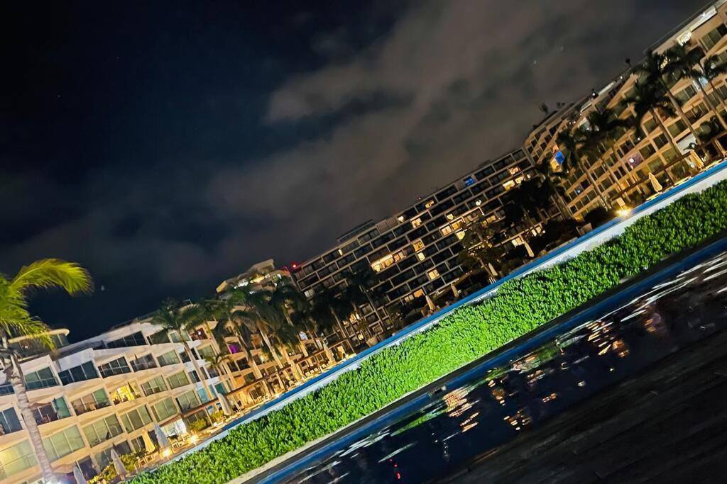 Aria Ocean: Property views