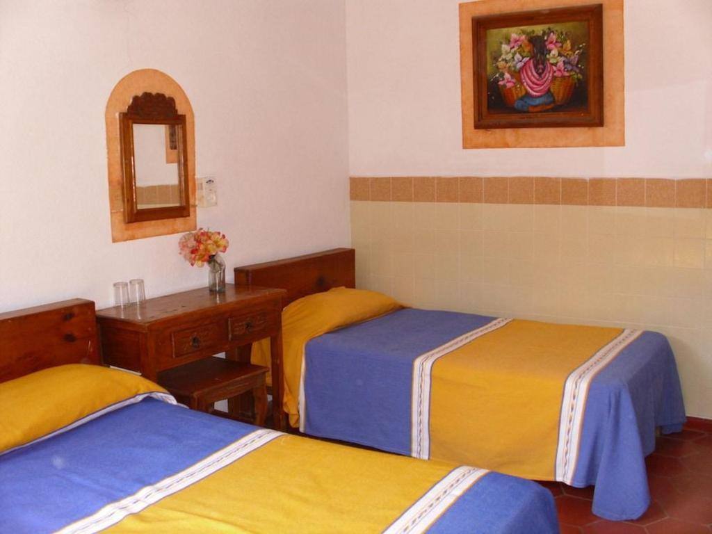 Azteca Hotel: Room photos