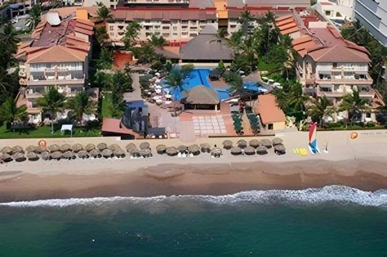 Canto del Sol: Exterior view