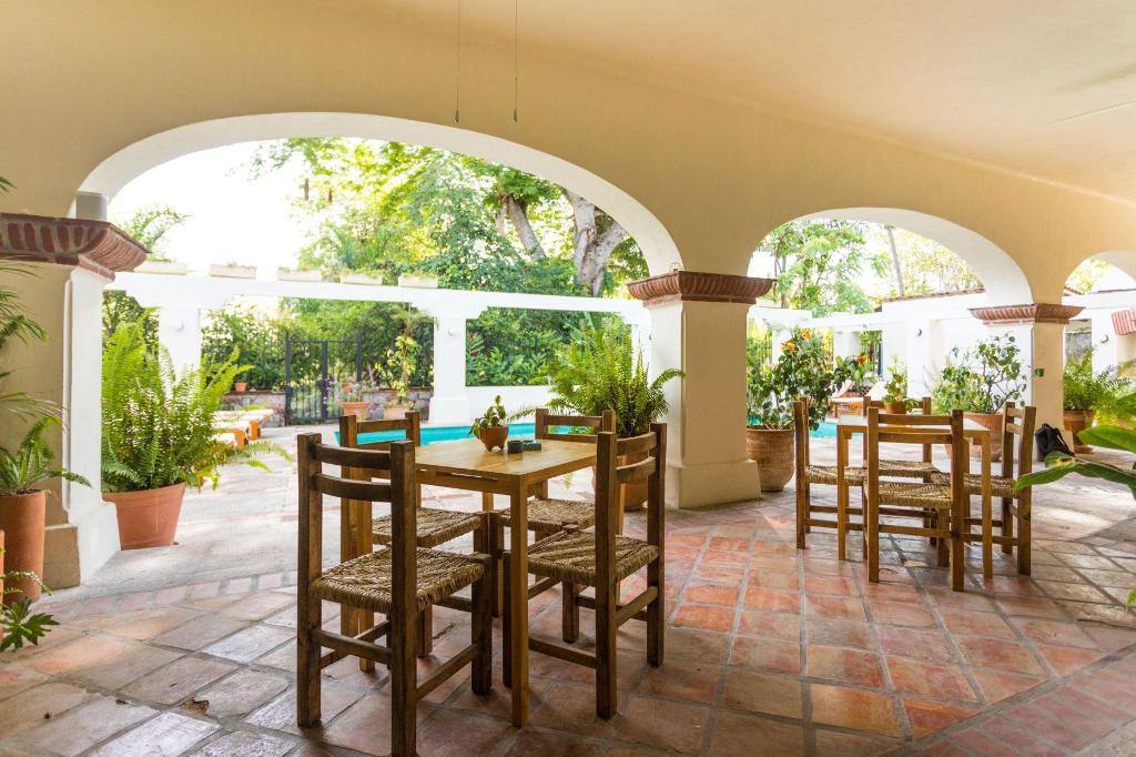 Casa Ritual: Dining
