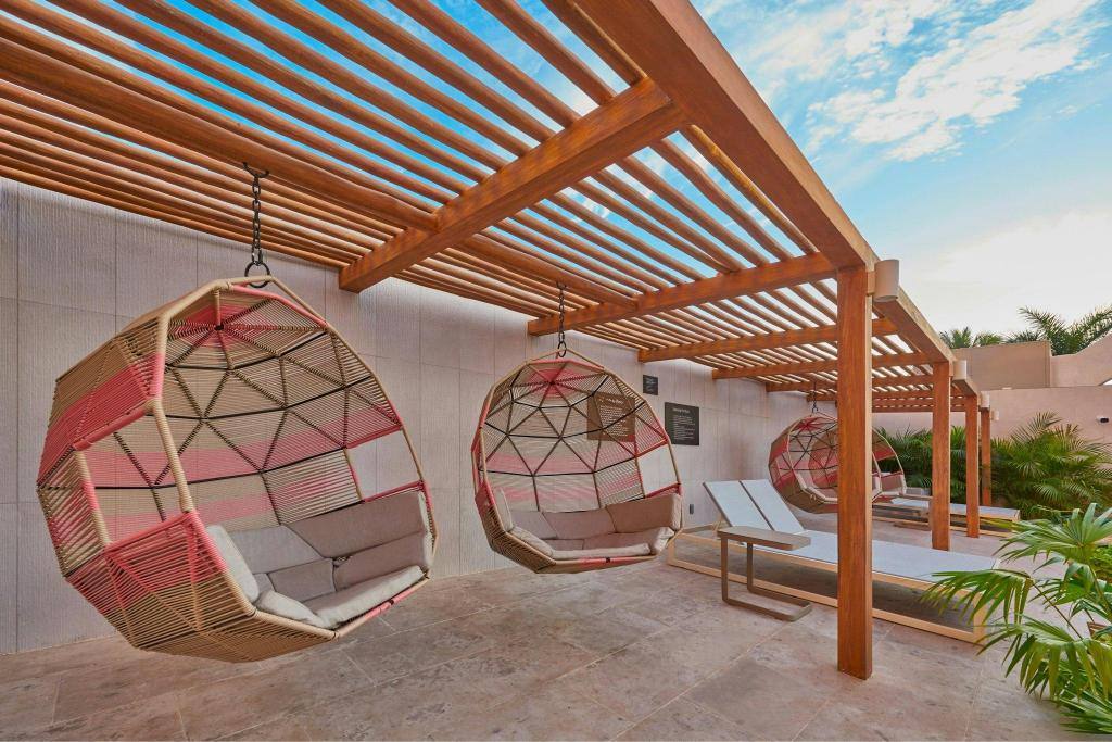 City Express Plus by Marriott Puerto Vallarta: Swimming pool