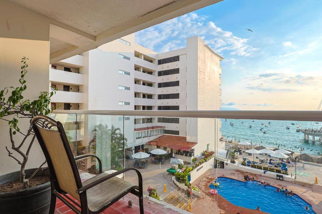 Delfin Beachfront Resort – Downtown Puerto Vallarta Optional All-Inclusive: View