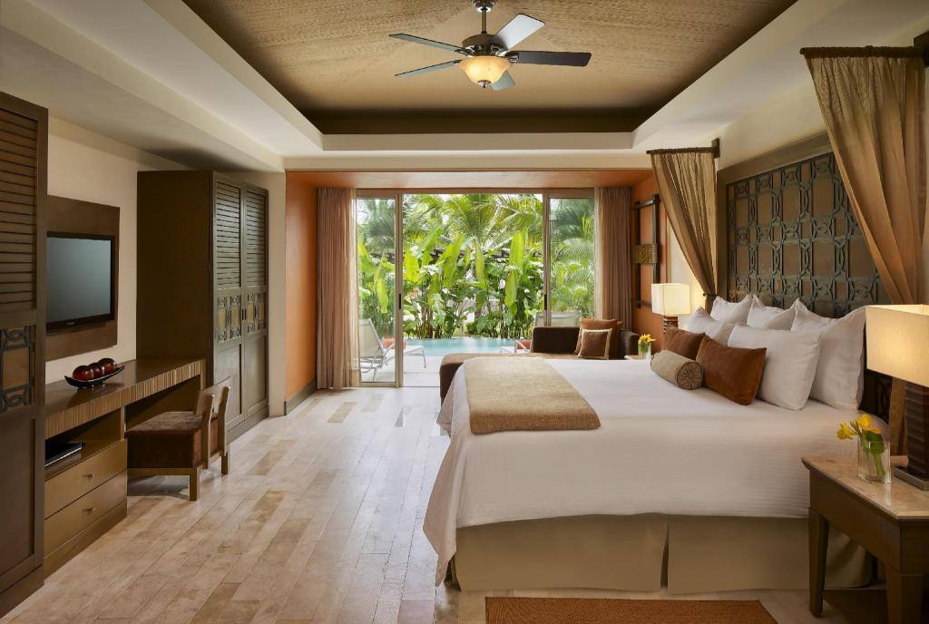 Dreams Vallarta Bay Resort & Spa: Junior Suite Swim-out King - All Inclusive - Bed