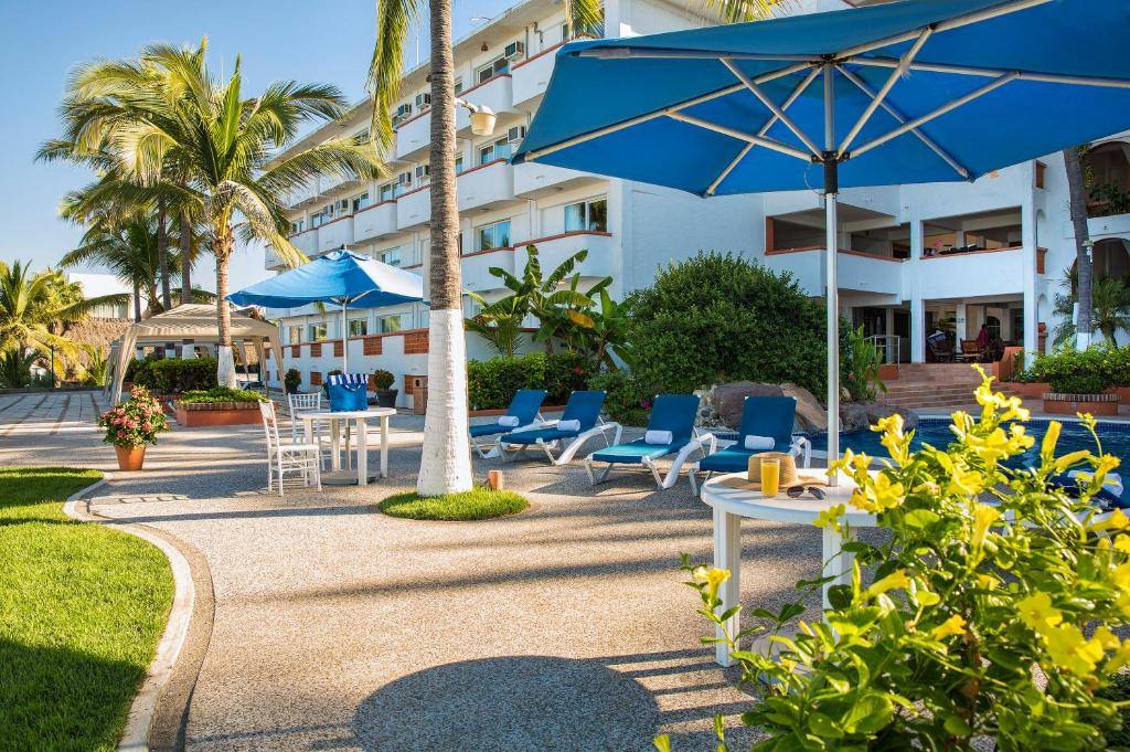 El Pescador Hotel: Exterior view