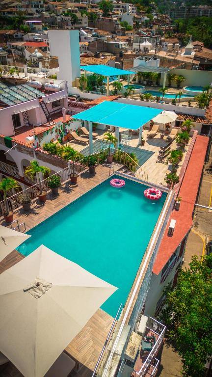 Encino Hotel: Swimming pool