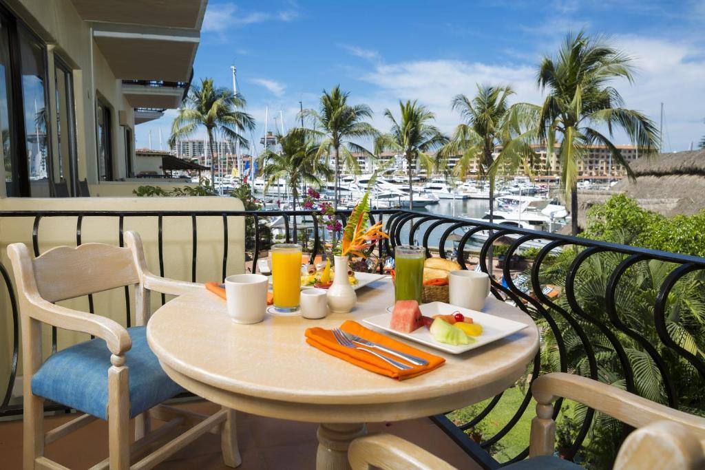 Flamingo Vallarta Hotel & Marina: Balcony/terrace