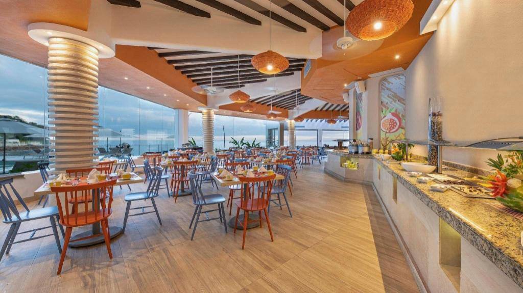 Grand Park Royal Puerto Vallarta: On-site dining