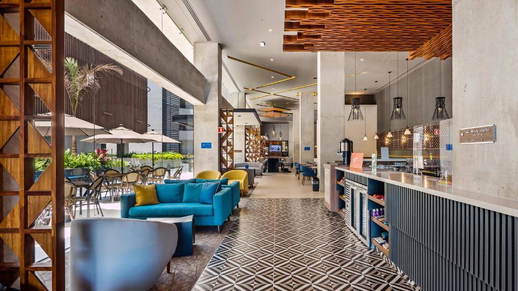 Hampton Inn By Hilton Nuevo Vallarta: Bar/lounge