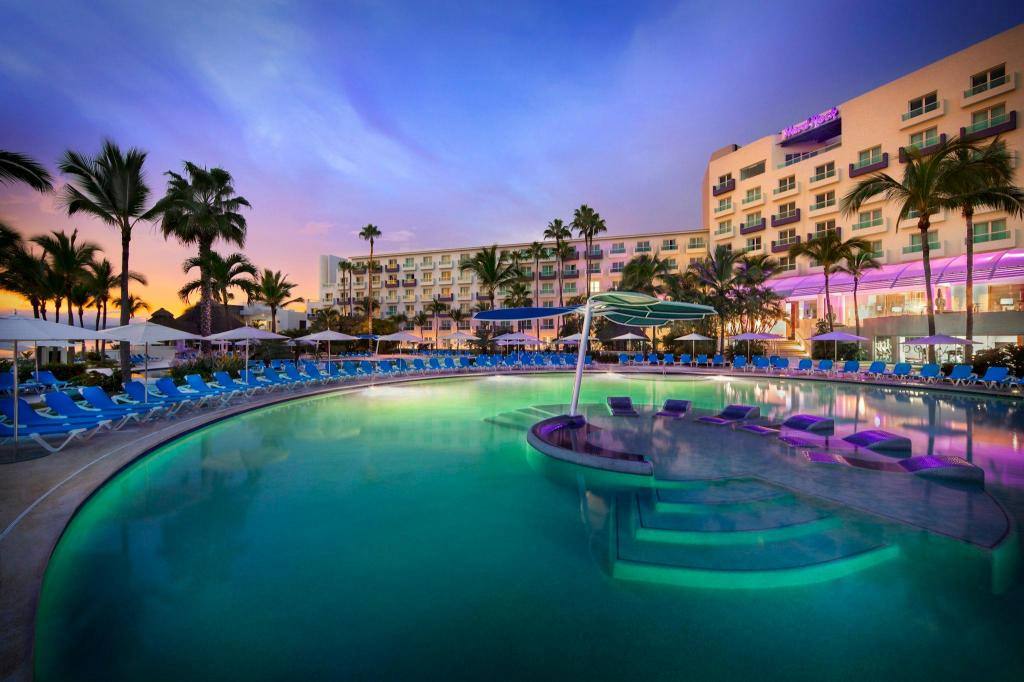 Hard Rock Hotel Vallarta: Swimming pool