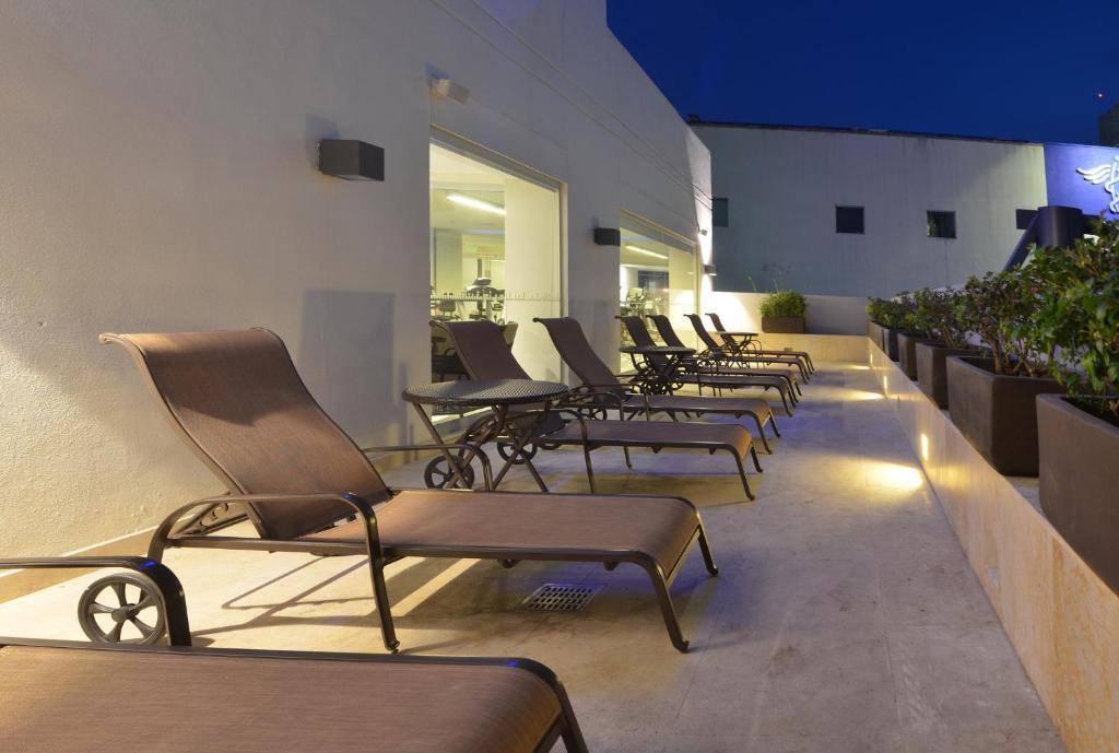 Holiday Inn Express Puerto Vallarta by IHG: Swimming pool