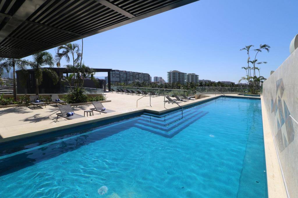 Holiday Inn & Suites Puerto Vallarta Marina & Golf By IHG: Swimming pool