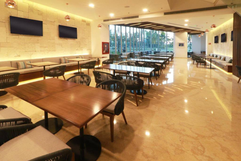 Holiday Inn & Suites Puerto Vallarta Marina & Golf By IHG: Restaurant