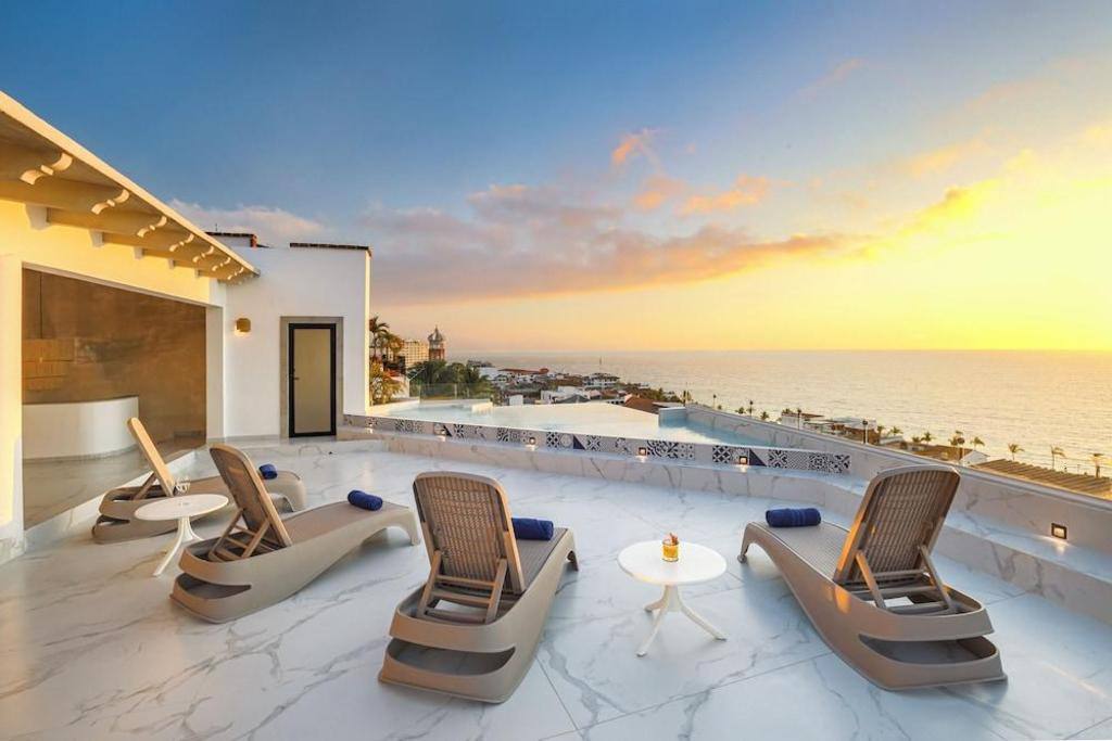 Hostal Vallarta Suites: Property views