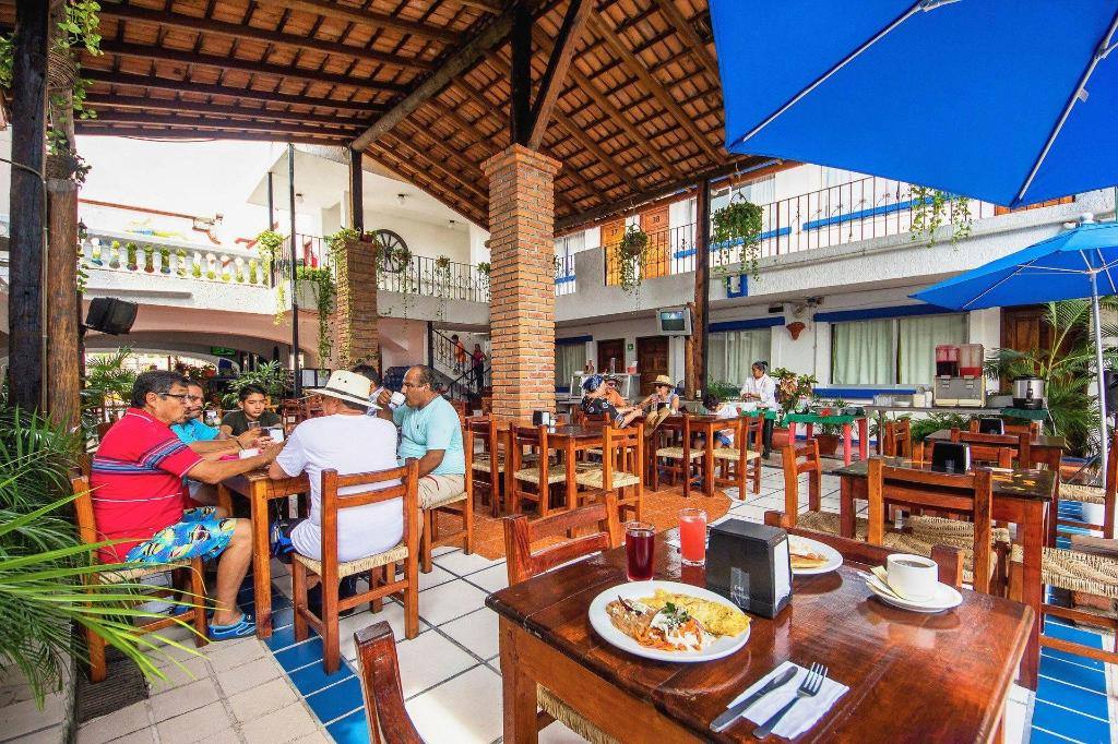 Hotel Hacienda Vallarta Playa Las Glorias: On-site dining