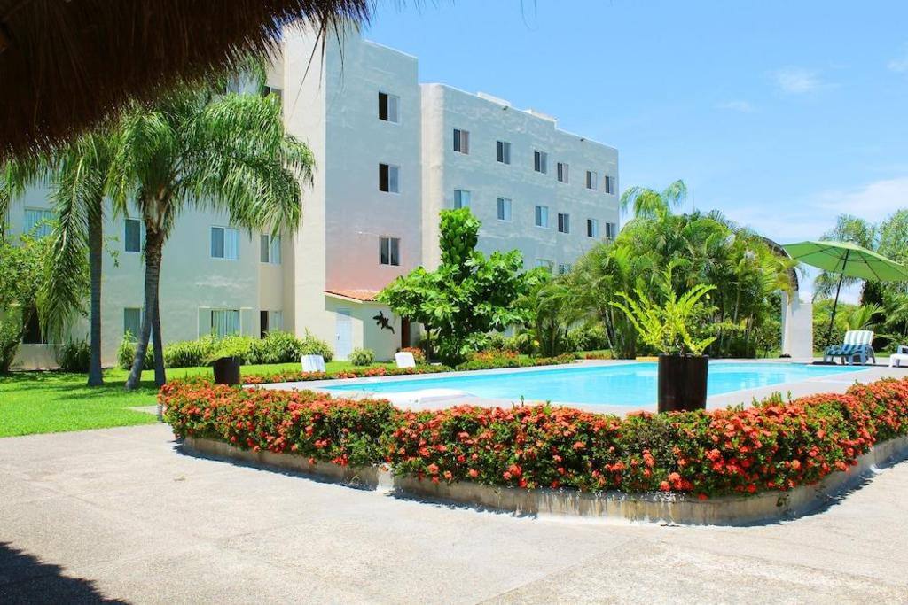 Hotel Las Palomas Vallarta: Property views
