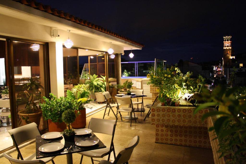 Hotel Porto Allegro Puerto Vallarta: Balcony/terrace