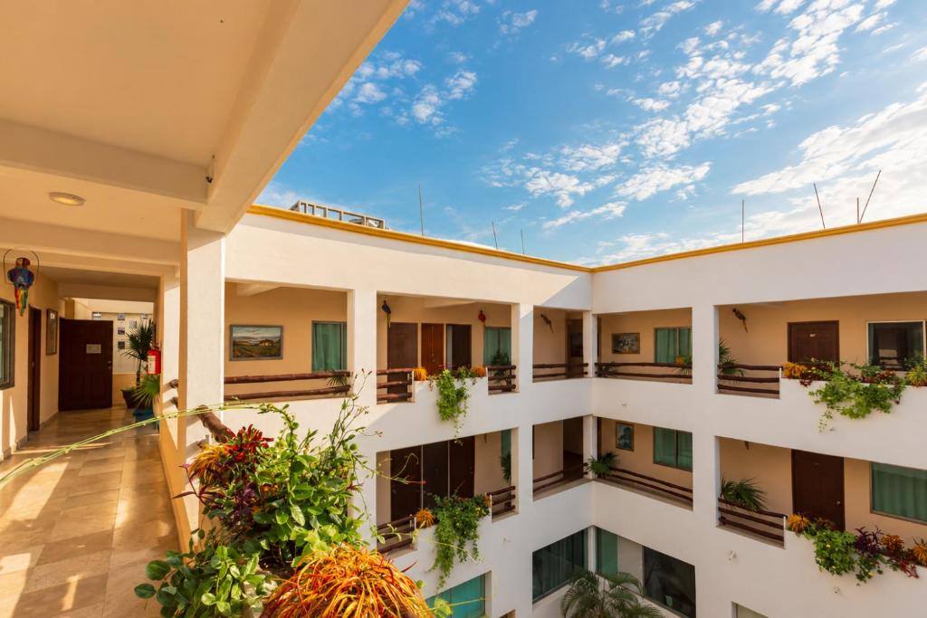 Hotel Pueblito Vallarta: Exterior view