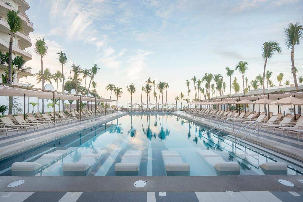 Hotel Riu Flamingos: Swimming pool