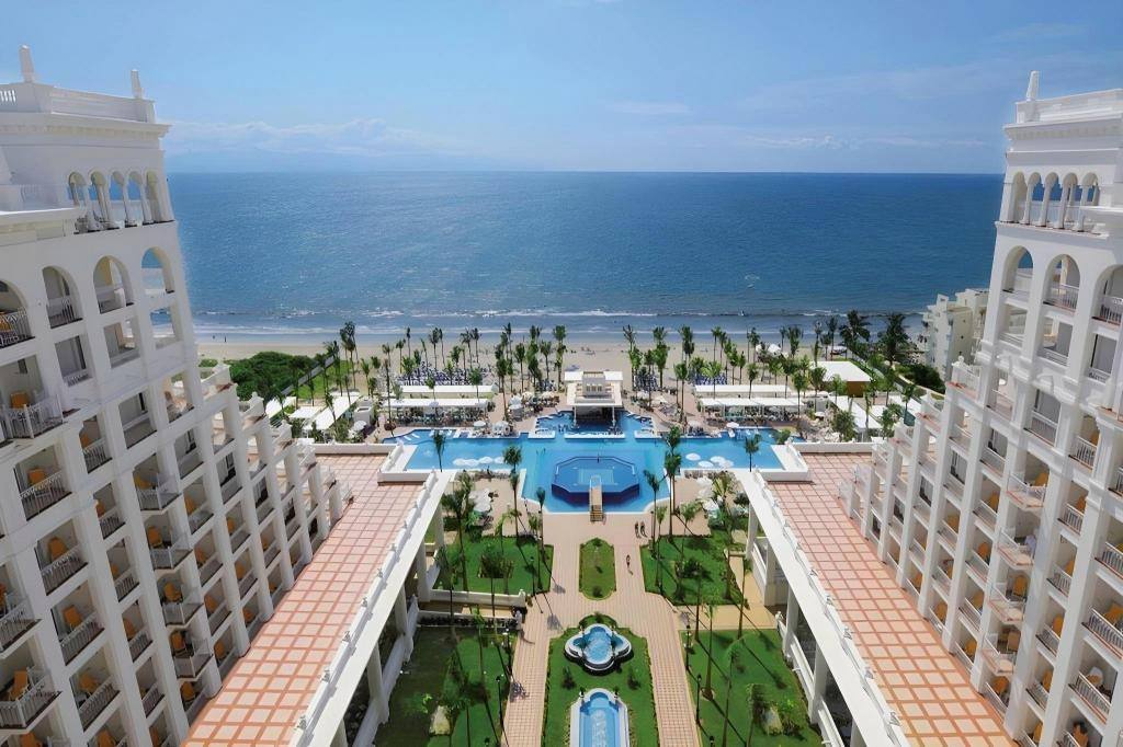 Hotel Riu Vallarta: Property views