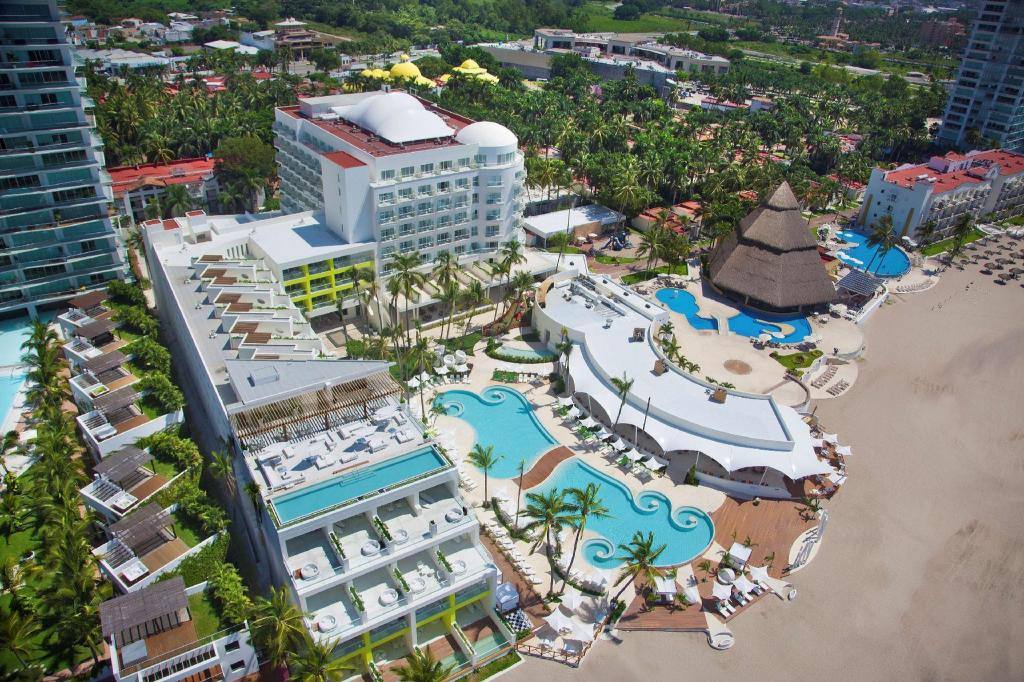 Krystal Grand Puerto Vallarta: Exterior view
