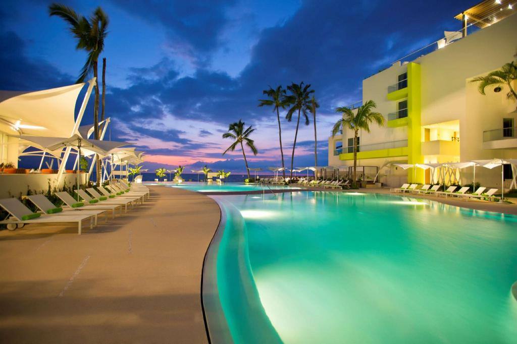 Krystal Grand Puerto Vallarta: Swimming pool [outdoor]