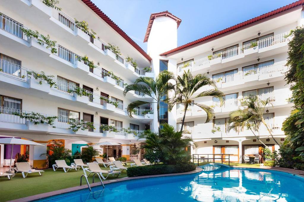 Los Arcos Suites: Interior view