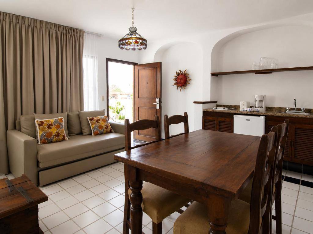 Los Arcos Suites: Facilities
