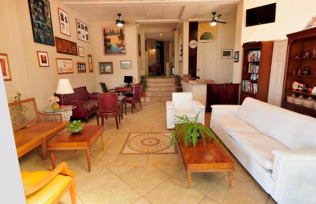 Marina Banderas Suites Hotel Boutique: Entrance