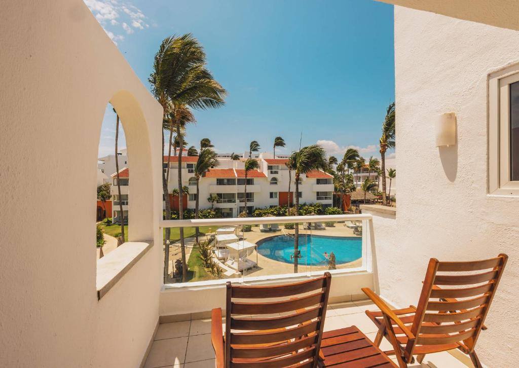 Marival Emotions Resort & Suites Riviera Nayarit By Mercure: Balcony/terrace