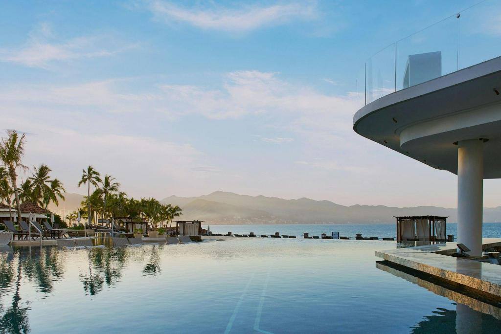 Marriott Puerto Vallarta Resort & Spa: Swimming pool