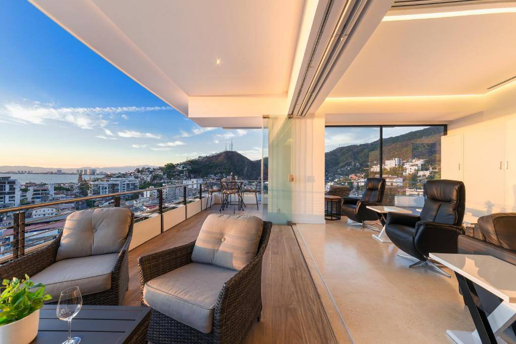 Maxwell Collection Romantic Zone: Balcony/terrace