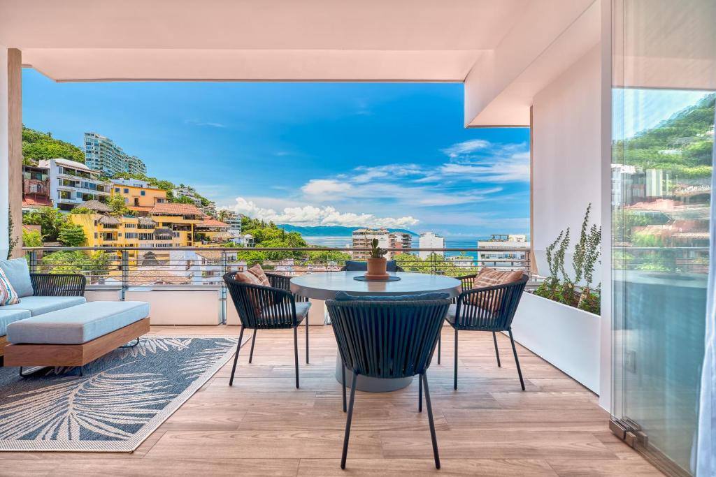 Maxwell Collection Romantic Zone: Balcony/terrace