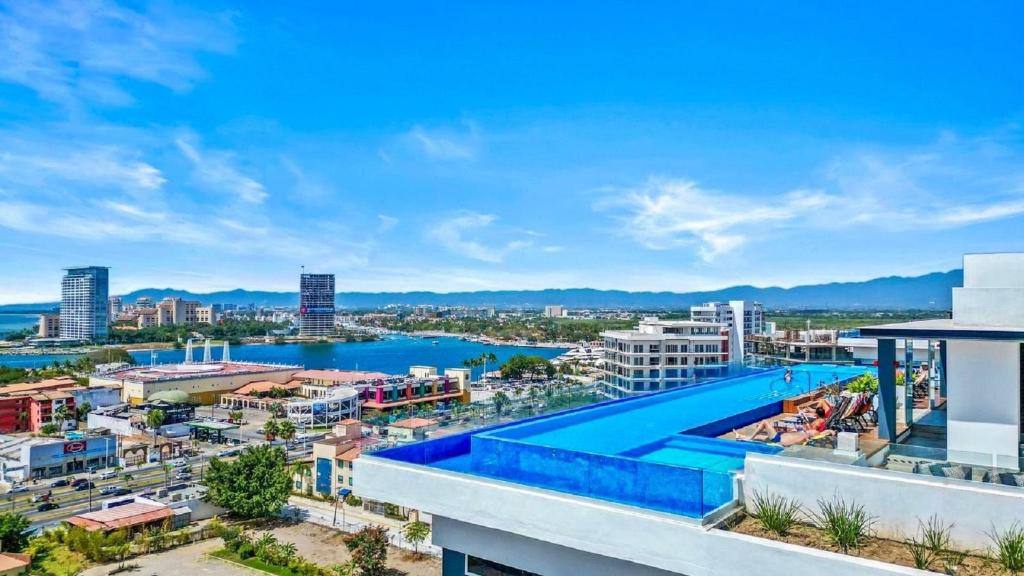 Monyxbnb At Zoho: Swimming pool