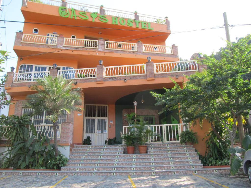 Oasis Hostel: Exterior view