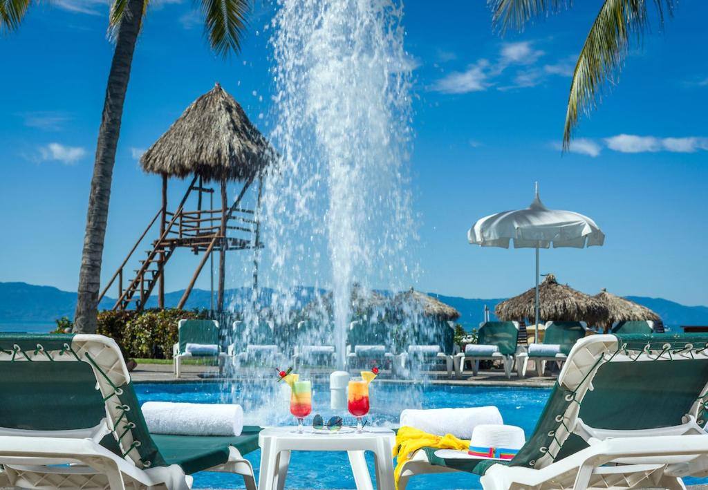 Ocean Breeze Nuevo Vallarta: Swimming pool