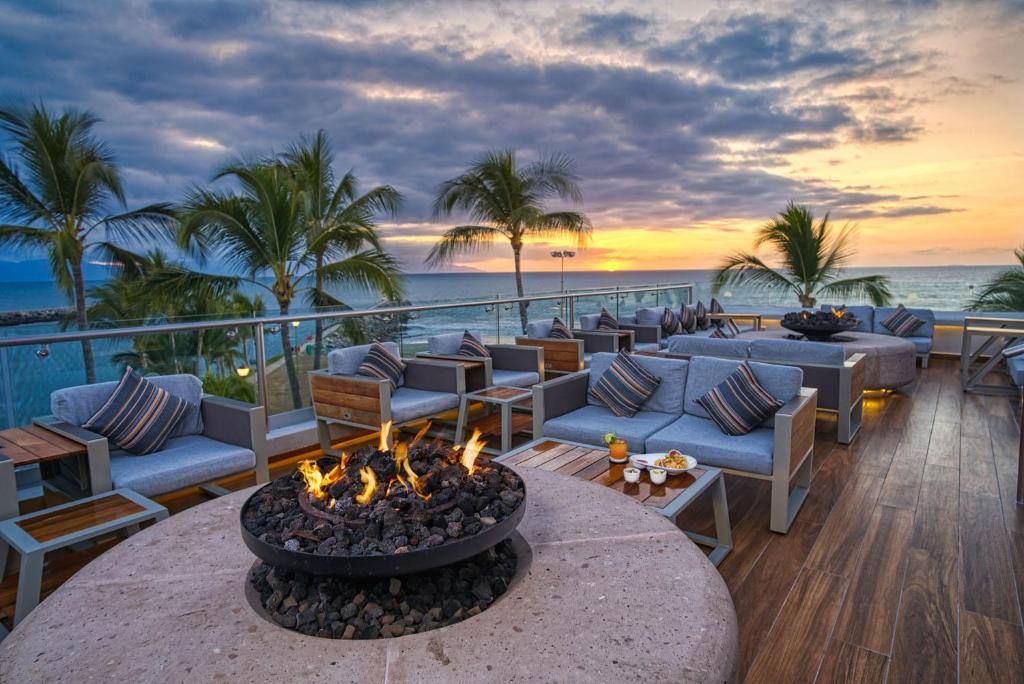 Paradise Village Beach Resort & Spa: Bar/lounge