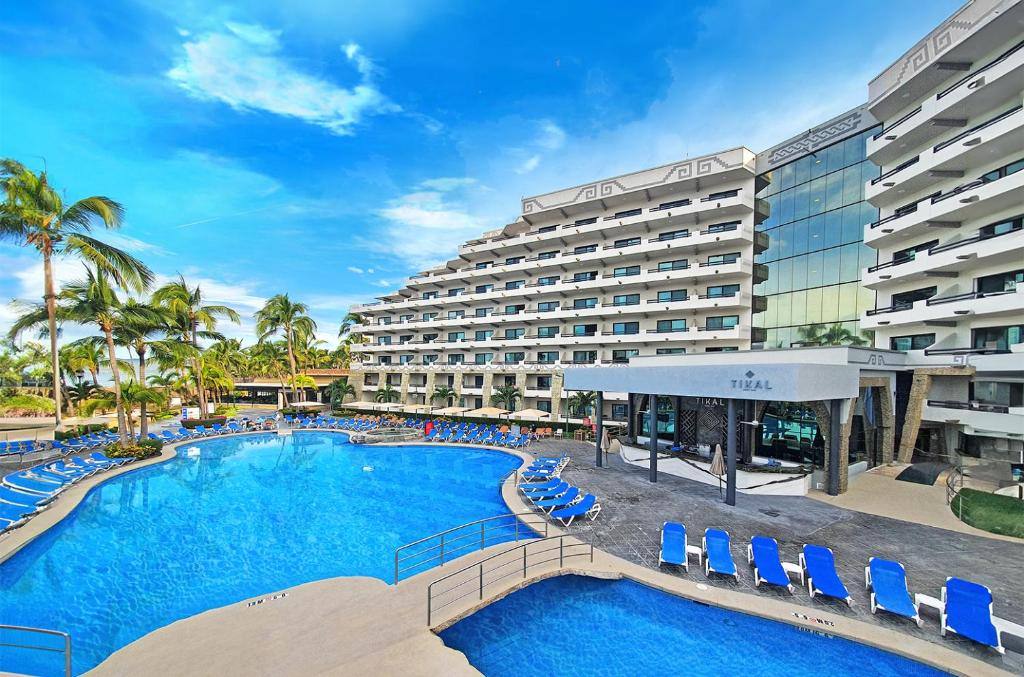 Paradise Village Beach Resort & Spa: Swimming pool