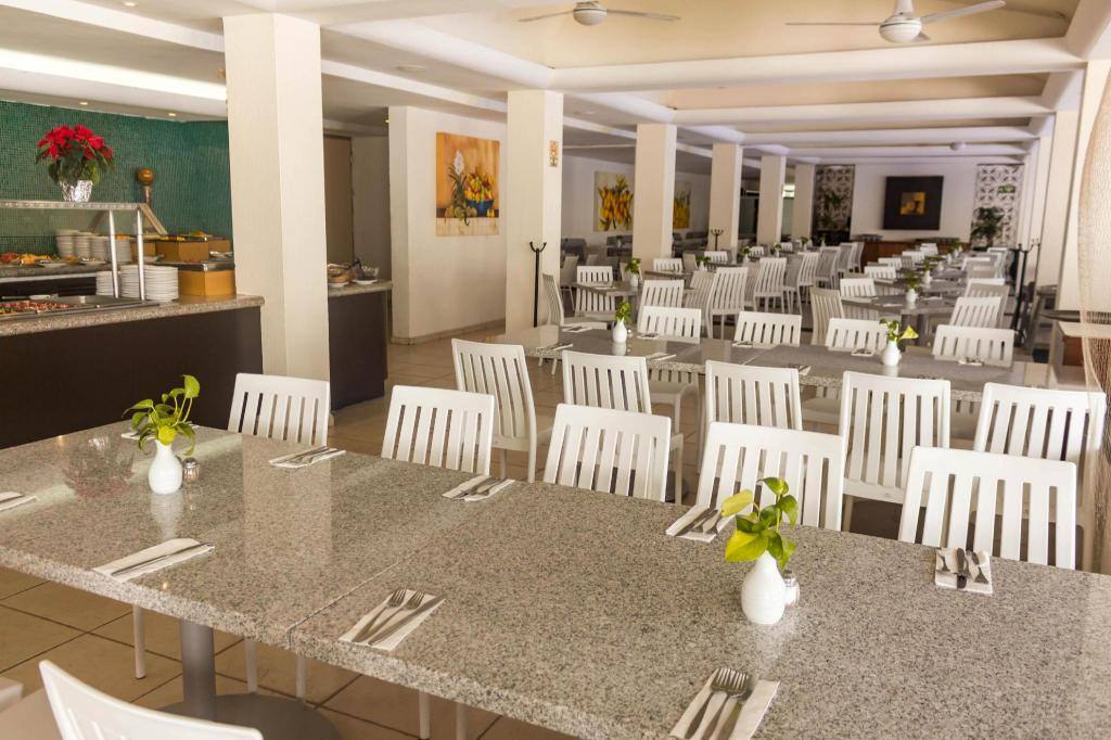 Plaza Pelicanos Club Beach Resort: Restaurant