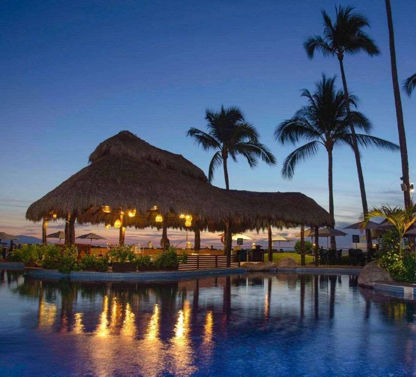 Plaza Pelícanos Grand Beach Resort: Bar