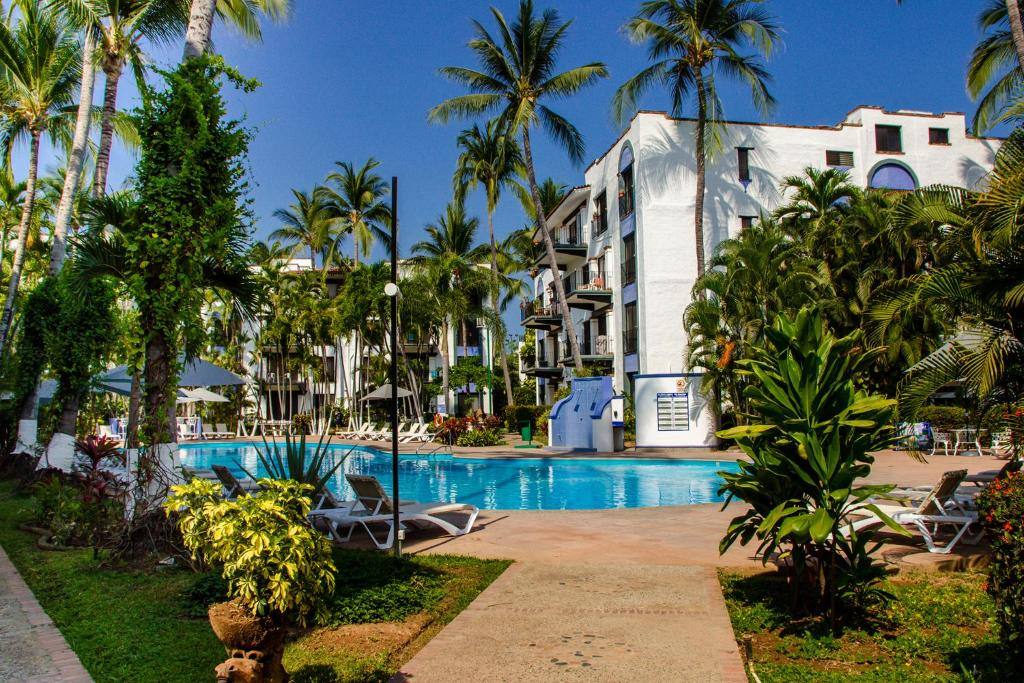 Puerto de Luna Pet Friendly & Family Suites: Swimming pool
