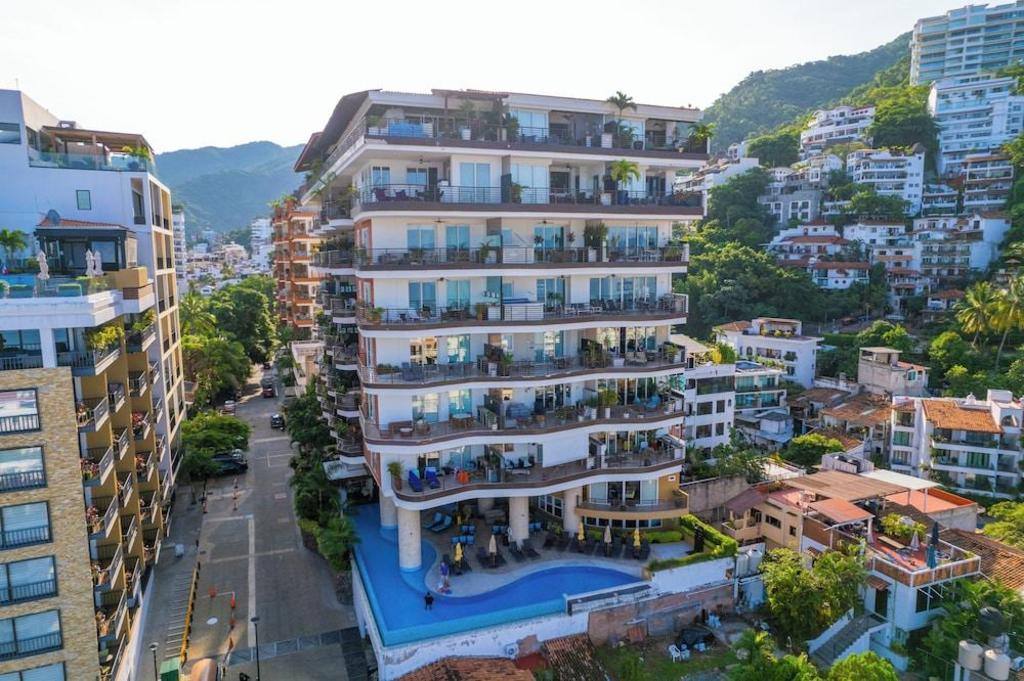 Signature By Pinnacle 180: Property views