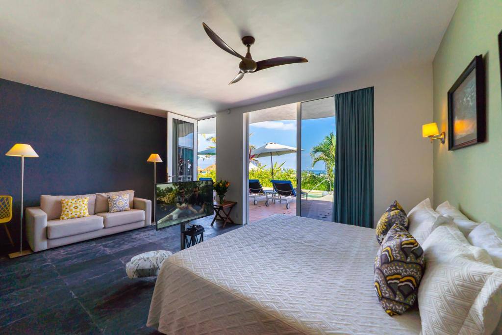 Suites at Sapphire Ocean Club: Room photos