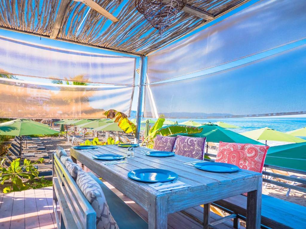 Suites at Sapphire Ocean Club: Property views