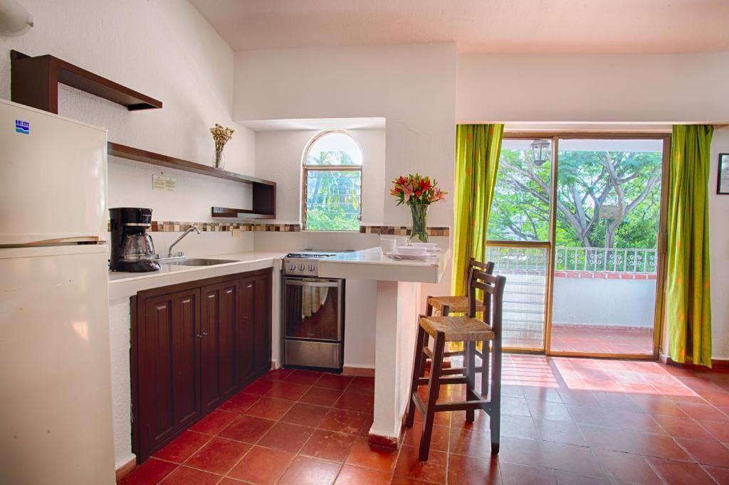 Suites Plaza del Rio: Kitchen