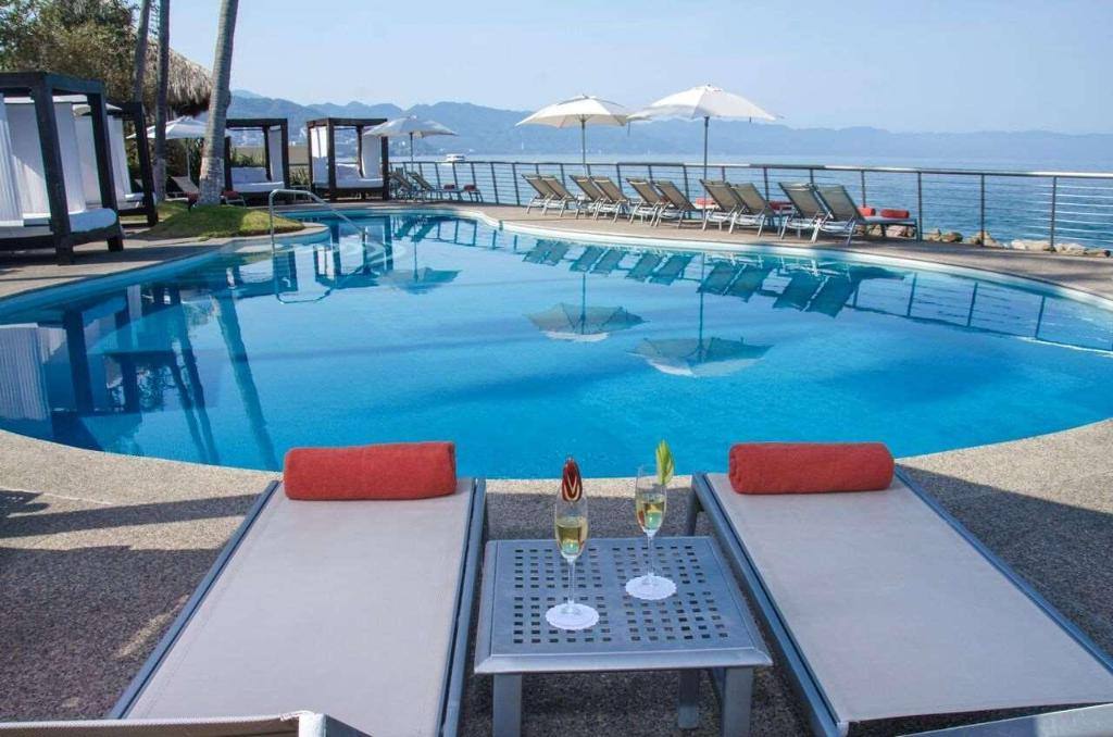 Sunset Plaza Beach Resort: Swimming pool
