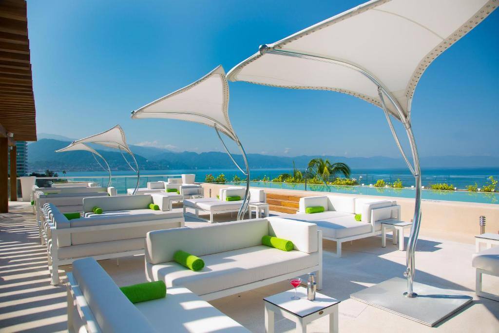 The Hacienda at Krystal Grand Puerto Vallarta: Bar/lounge