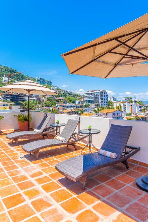 Tres Marias Luxury Suites - Adults Only: Balcony/terrace