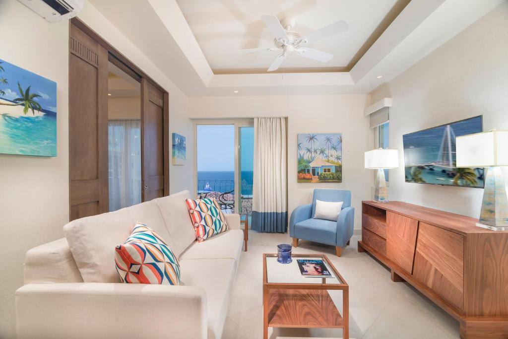 V Azul Luxury Vacation Rentals: Guestroom